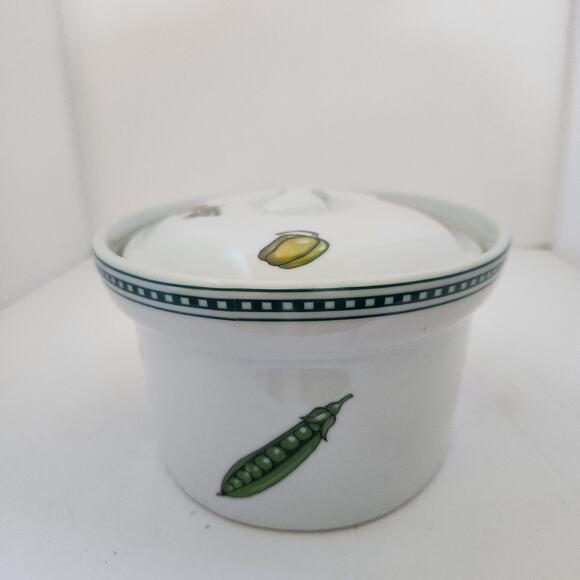 BIA Cordon Bleu casserole dish with lid - Picture 3 of 7